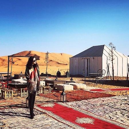 ホテル Merzouga Luxury Tented Camp エクステリア 写真