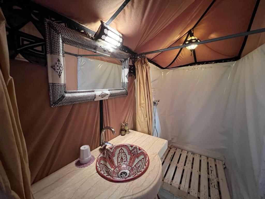 ホテル Merzouga Luxury Tented Camp エクステリア 写真