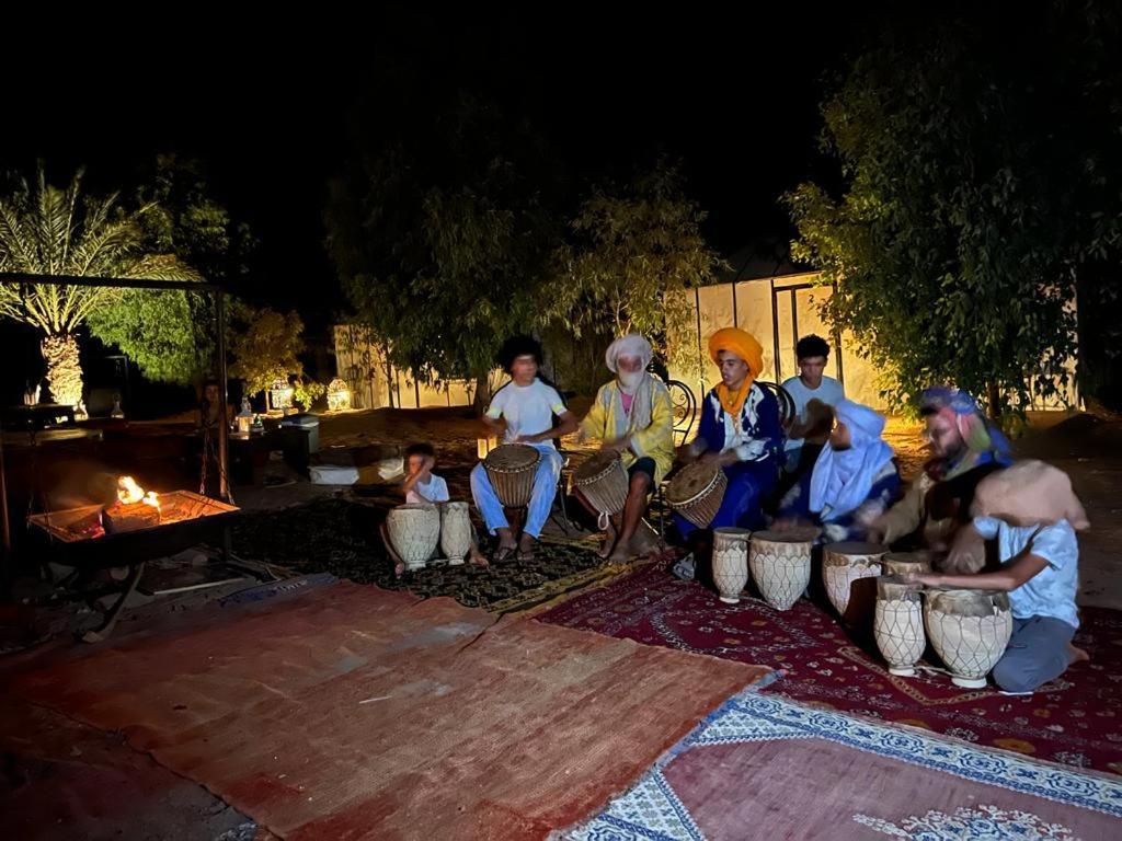 ホテル Merzouga Luxury Tented Camp エクステリア 写真