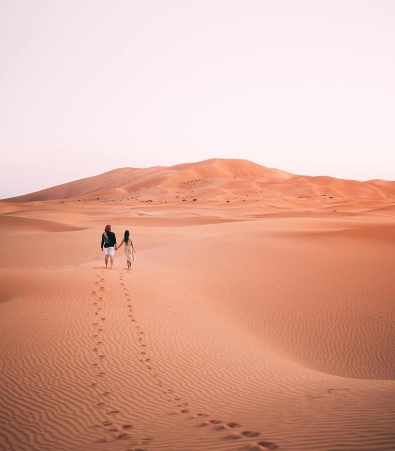ホテル Merzouga Luxury Tented Camp エクステリア 写真