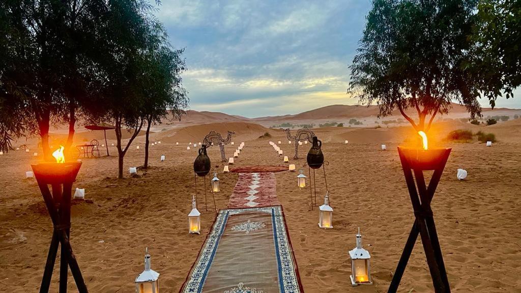 ホテル Merzouga Luxury Tented Camp エクステリア 写真