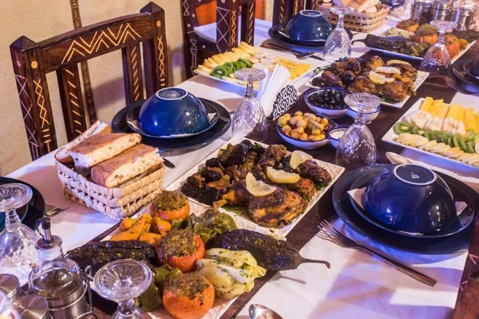 ホテル Merzouga Luxury Tented Camp エクステリア 写真